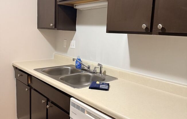 1 bed, 1 bath, 646 sqft, $785, Unit 350A