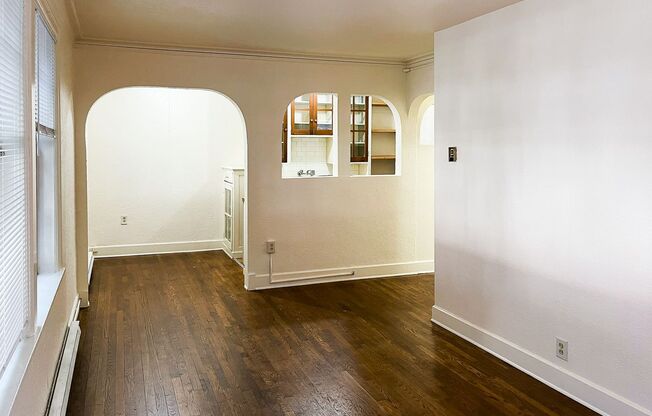 Huntington Arms - Located on the west slope of Capitol Hill