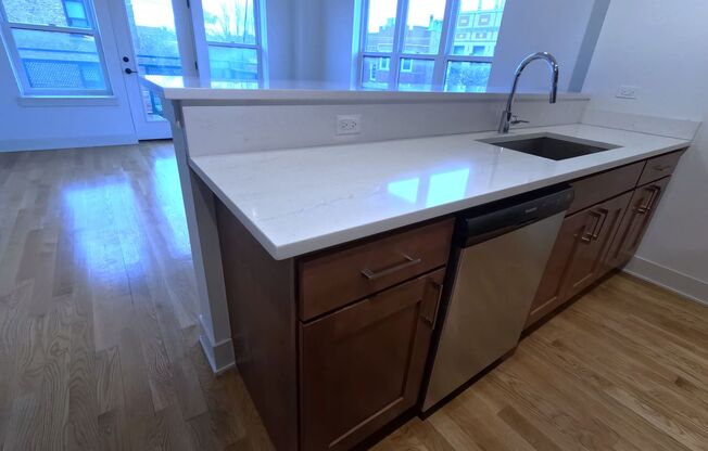 3 beds, 2 baths, 1,100 sqft, $3,295, Unit 2740-308