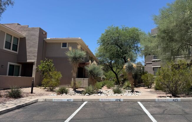 Venu at Grayhawk. 2 bed, 2.5 bath townhome, 1 cg, gated community, Lots of Amenities