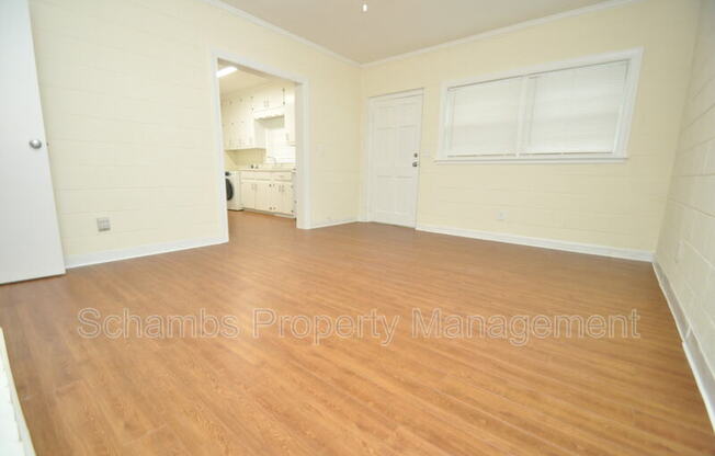 1426 OLD TRINITY CIR