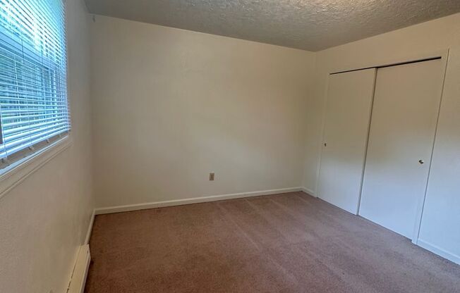 2 beds, 1 bath, 903 sqft, $1,170, Unit K-6