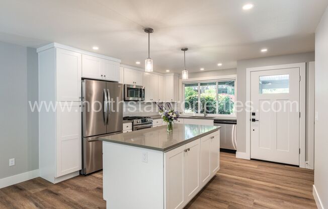 Beautifully fully remodeled Lake Oswego Duplex