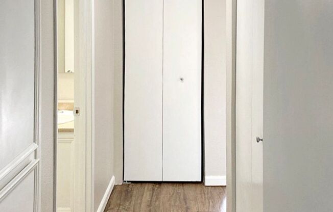 1 bed, 1 bath, 673 sqft, $1,315, Unit 18