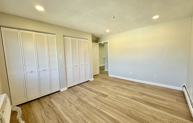 2 beds, 1 bath, 884 sqft, $2,675, Unit 40