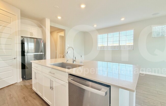 708 N BAY DR