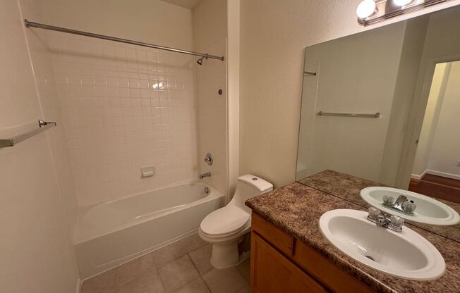 Beautiful 2 bedroom condo with AC!