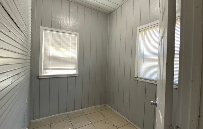 Studio, 1 bath, $1,135, Unit 729