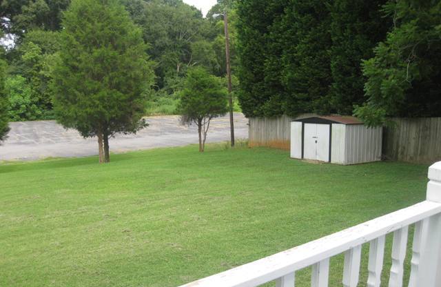 Quaint Home for Lease w/ spacious Yard
