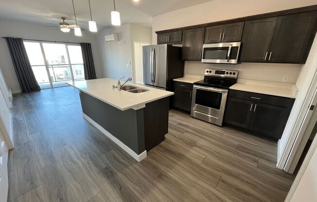 Cottage Grove Commons: 1400 N Windsor