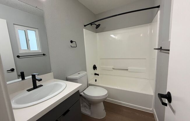 2 beds, 2 baths, 980 sqft, $2,605, Unit A205