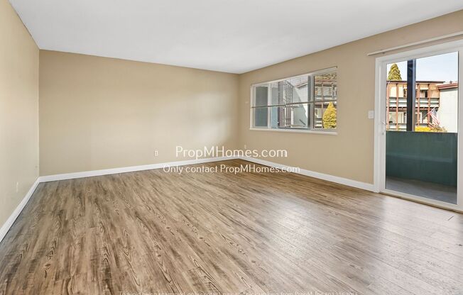 Cozy and Convenient One-Bedroom Multiplex - Your Perfect Home!
