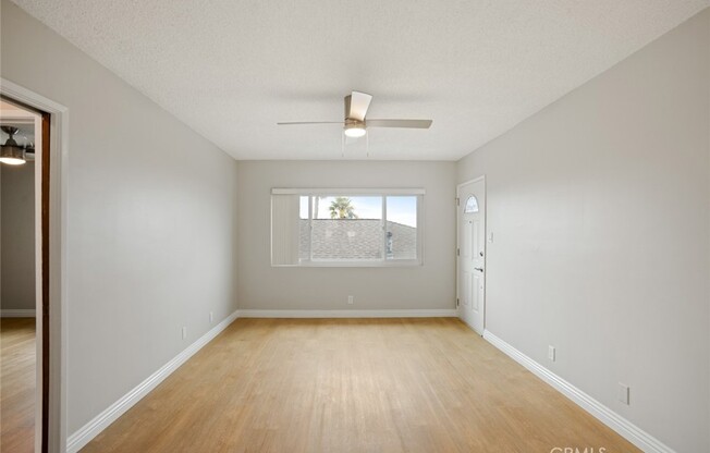 740 W 27 ST