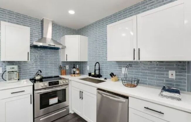 Gorgeous 3 bed/2 bath in 30310!