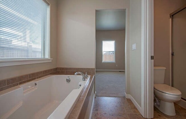 4 Bedroom House in SE Bend with Primary on Main
