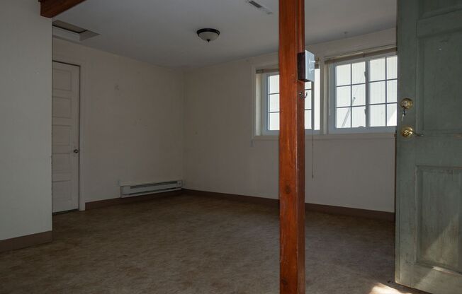 1 bed, 1 bath, 700 sqft, $1,950, Unit 342