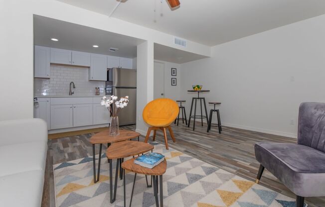 1 bed, 1 bath, 575 sqft, $1,095, Unit 389