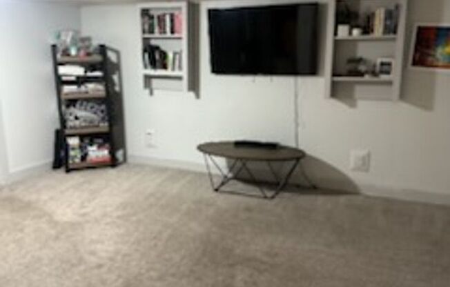 2 beds, 1 bath, 750 sqft, $1,450, Unit Basement