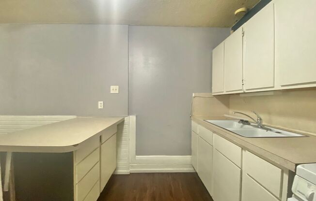 1 bed, 1 bath, 450 sqft, $600, Unit Back