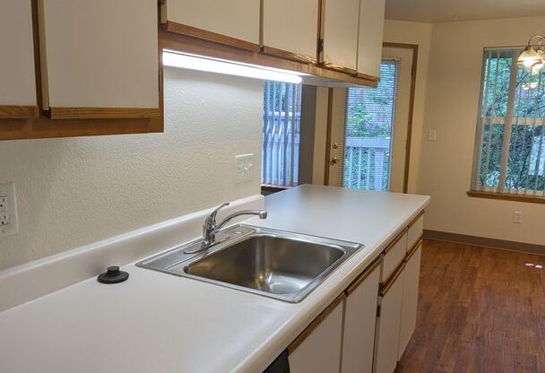 1 bed, 1 bath, 650 sqft, $1,225, Unit 4048