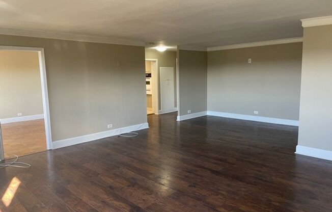 1 bed, 1 bath, 892 sqft, $1,975, Unit 7I