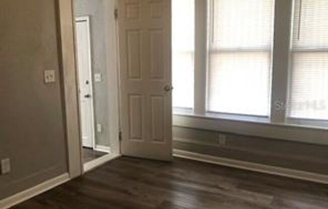 1 bed, 1 bath, $1,200