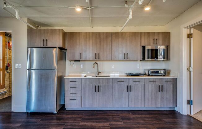 1 bed, 1 bath, 675 sqft, $1,800, Unit 219 N ALAMO #402