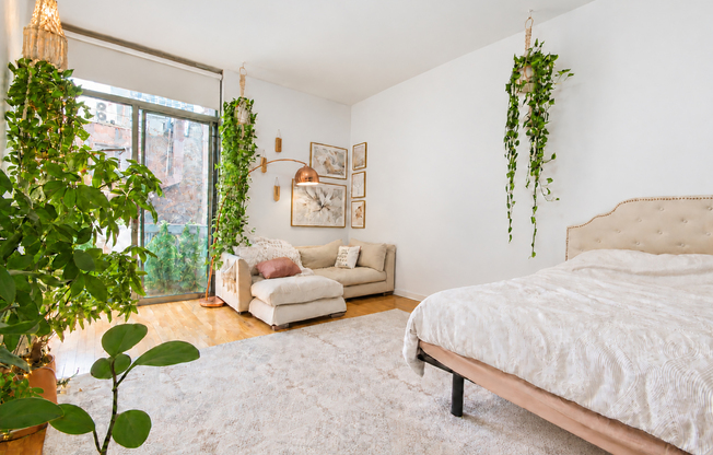 Studio, 1 bath, $4,950, Unit 4B