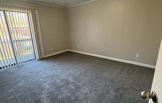 2 beds, 1 bath, 800 sqft, $1,073, Unit 472-B