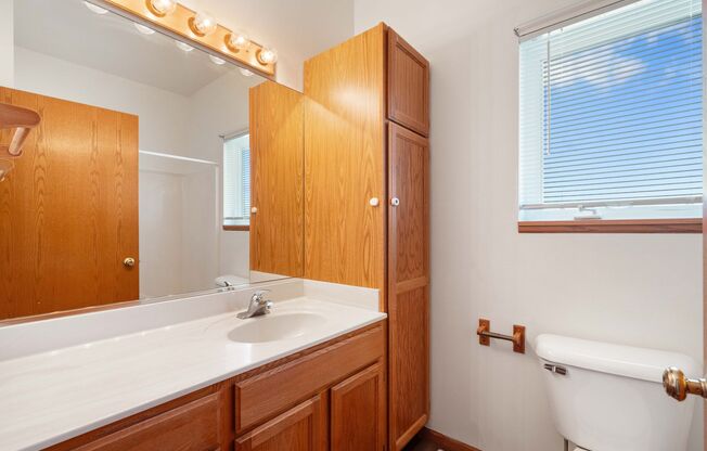 6083 6098 VIROQUA DR