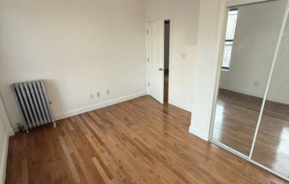 2 beds, 1 bath, $4,000, Unit 1D