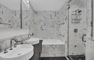 462 W 58 ST