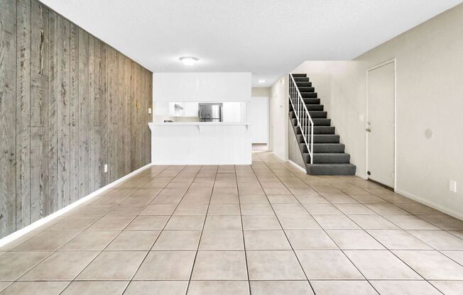 Great Three bedroom in UTC! Available now!