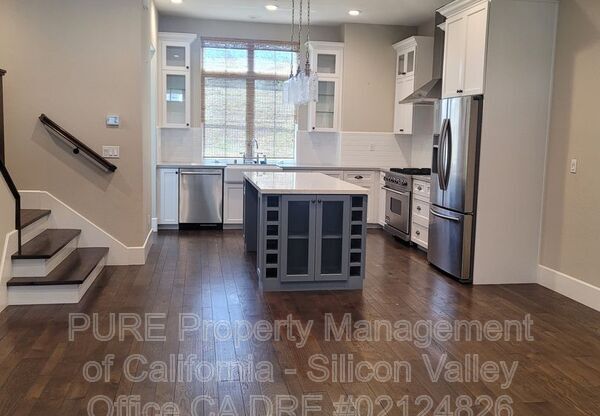 126 LOTTIE LN