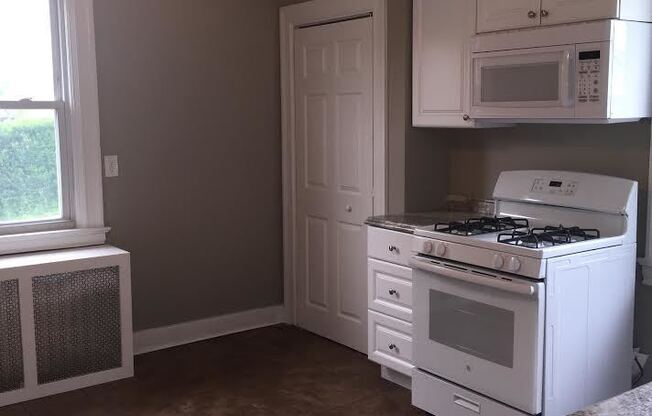 1 bed, 1 bath, 828 sqft, $895, Unit 2