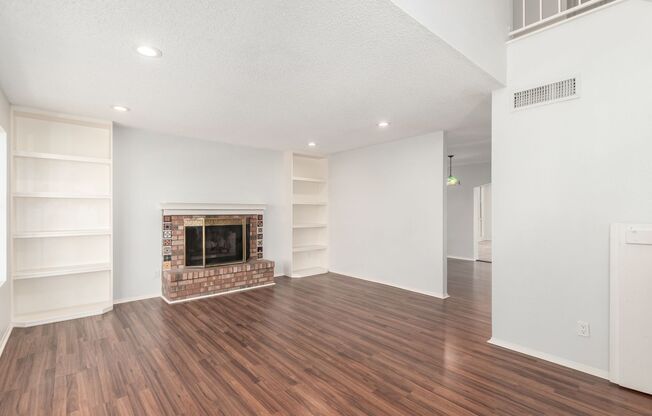 Inviting 4-Bedroom Home with Included Landscaping Services in Chandler