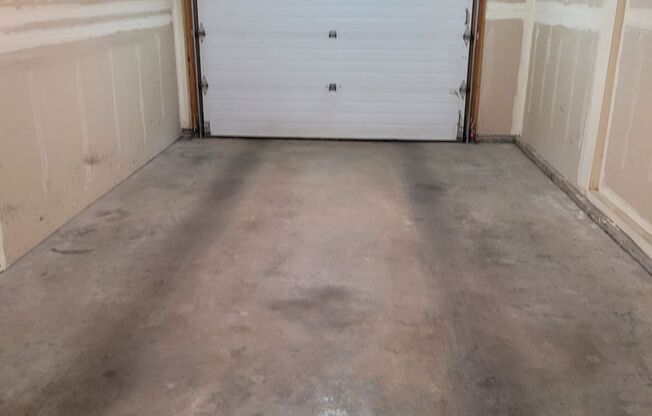 1 bed, 1 bath, 689 sqft, $1,500, Unit 9