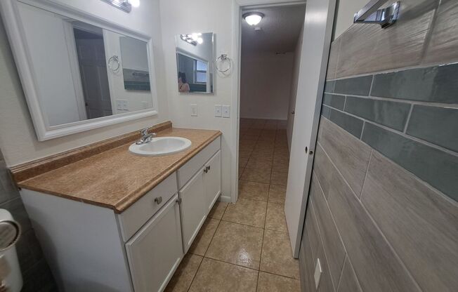 2 beds, 1 bath, $1,450