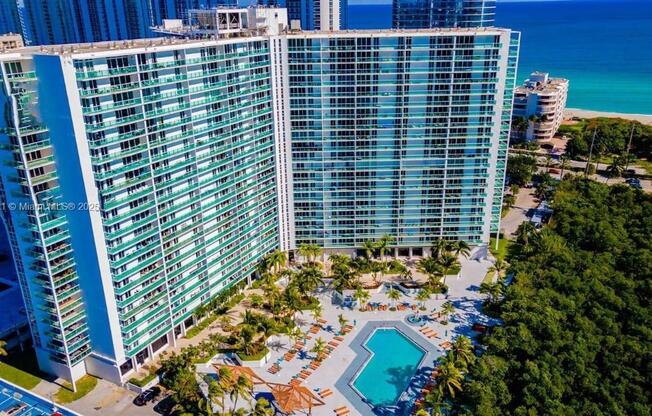 100 Bayview Dr