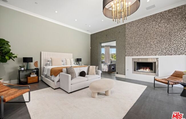 2666 HUTTON DR