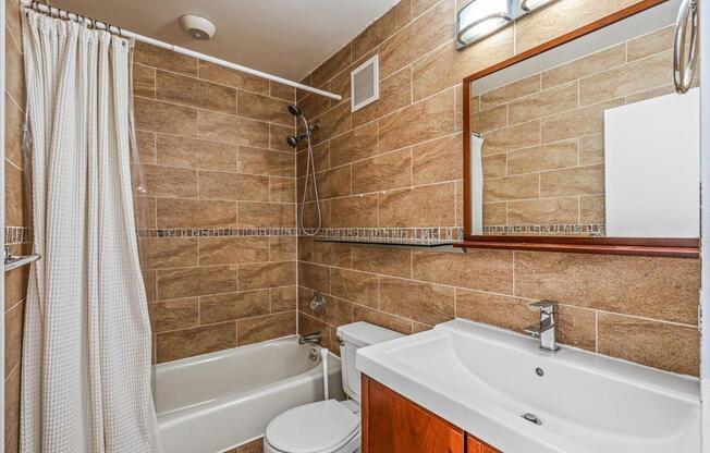 2 beds, 2 baths, $3,700, Unit 2F