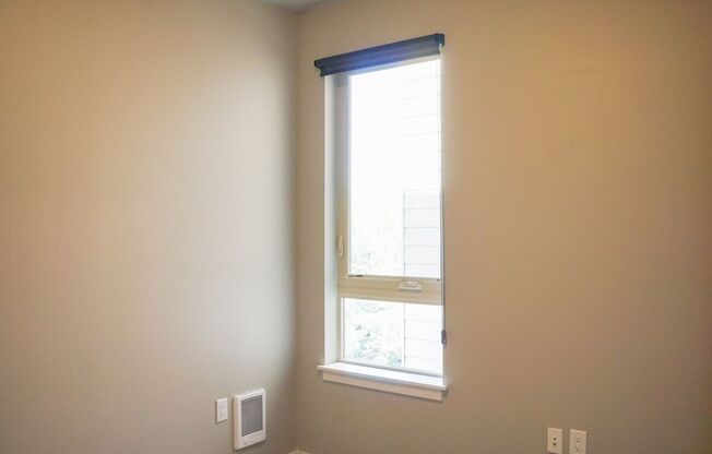 2 beds, 2 baths, $2,050, Unit 401