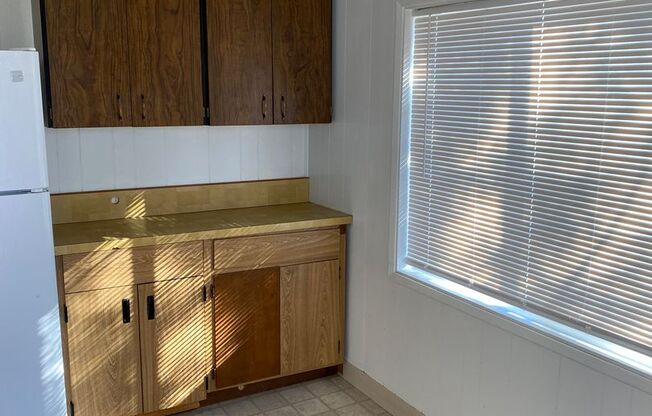 2 beds, 1 bath, $1,200