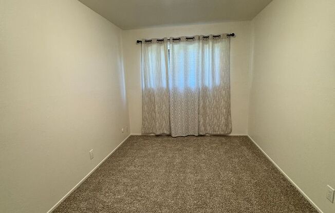 2 beds, 1 bath, 700 sqft, $2,375, Unit A