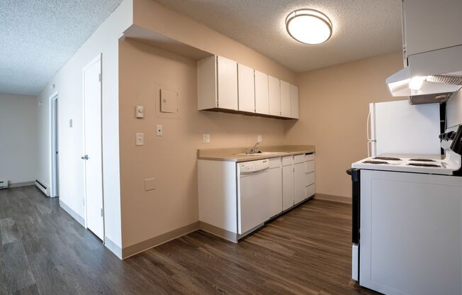 1 bed, 1 bath, 675 sqft, $1,195, Unit 179