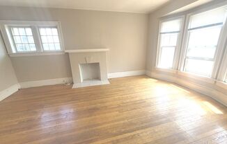 3 beds, 1 bath, $1,995, Unit 4