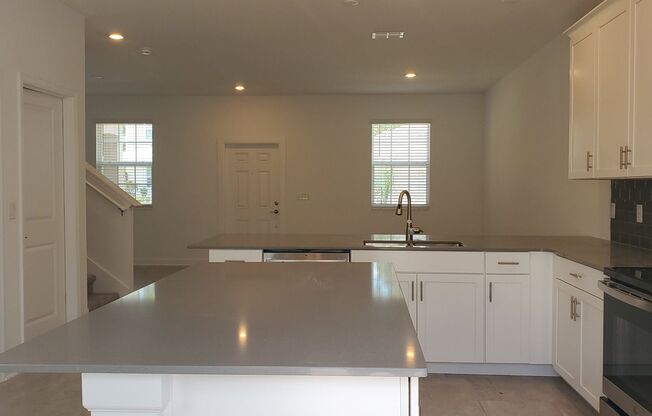 Spacious Bridgewalk Townhome