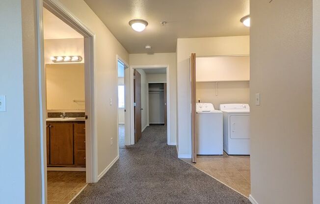 2 beds, 2 baths, 994 sqft, $1,475, Unit E101