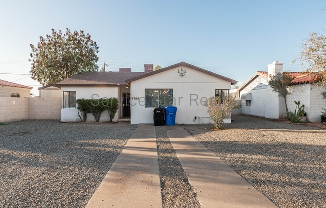 1706 E ALMERIA RD