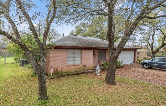 August Pre-Lease Available!! 3 Bed, 2 Bath with Huge Backyard and Covered Patio!